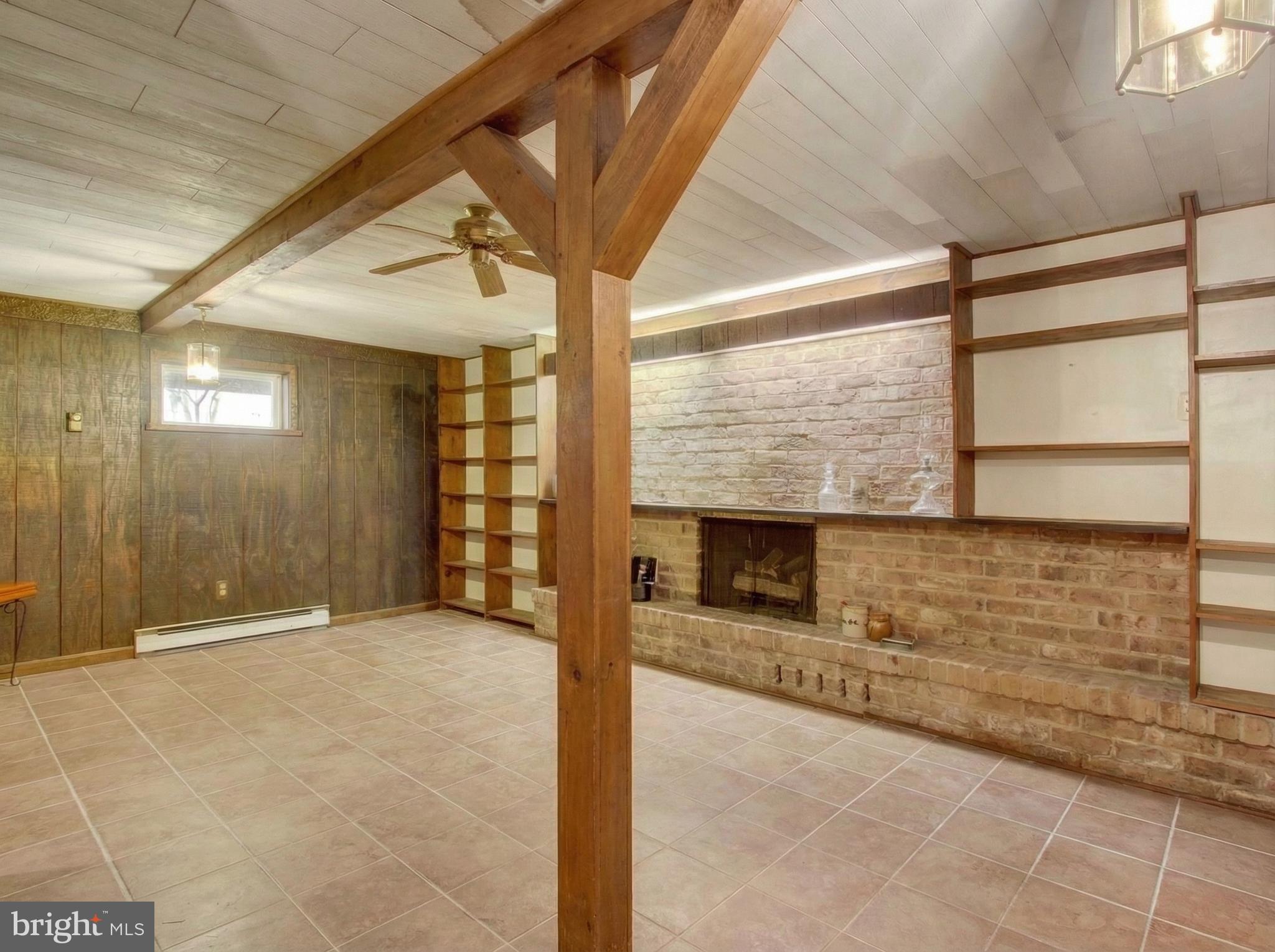 LAKE MEADE - Residential