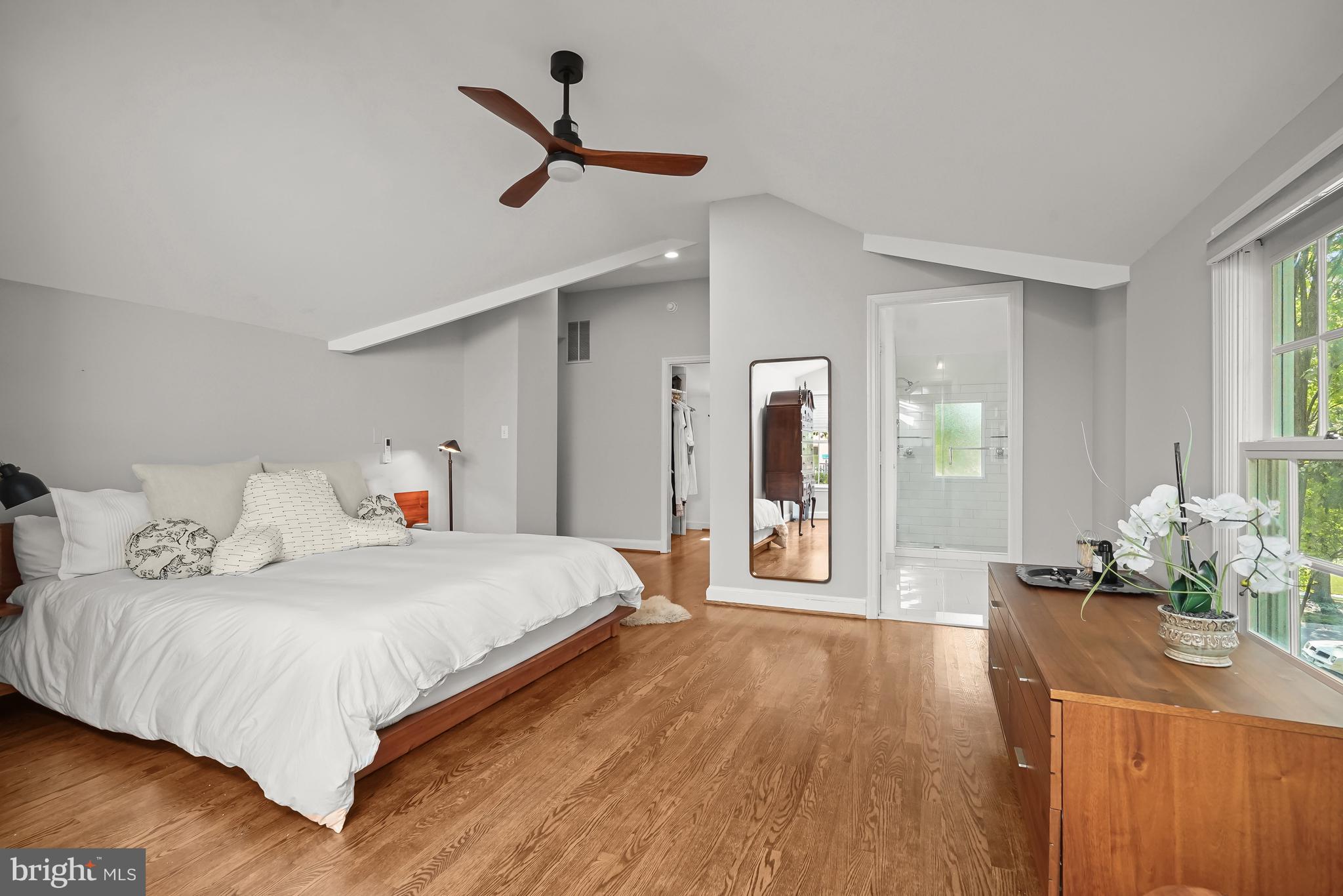 WOODACRES - Residential