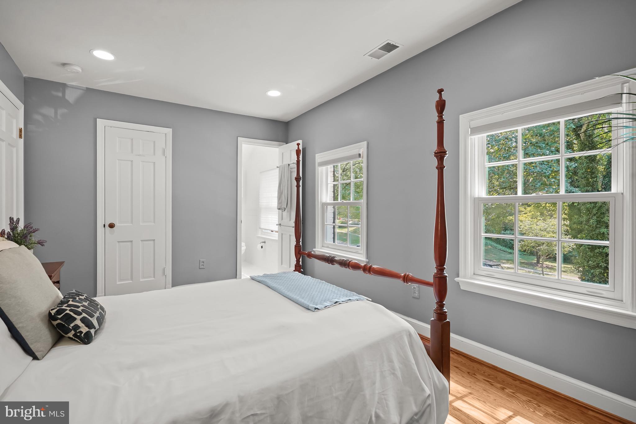 WOODACRES - Residential