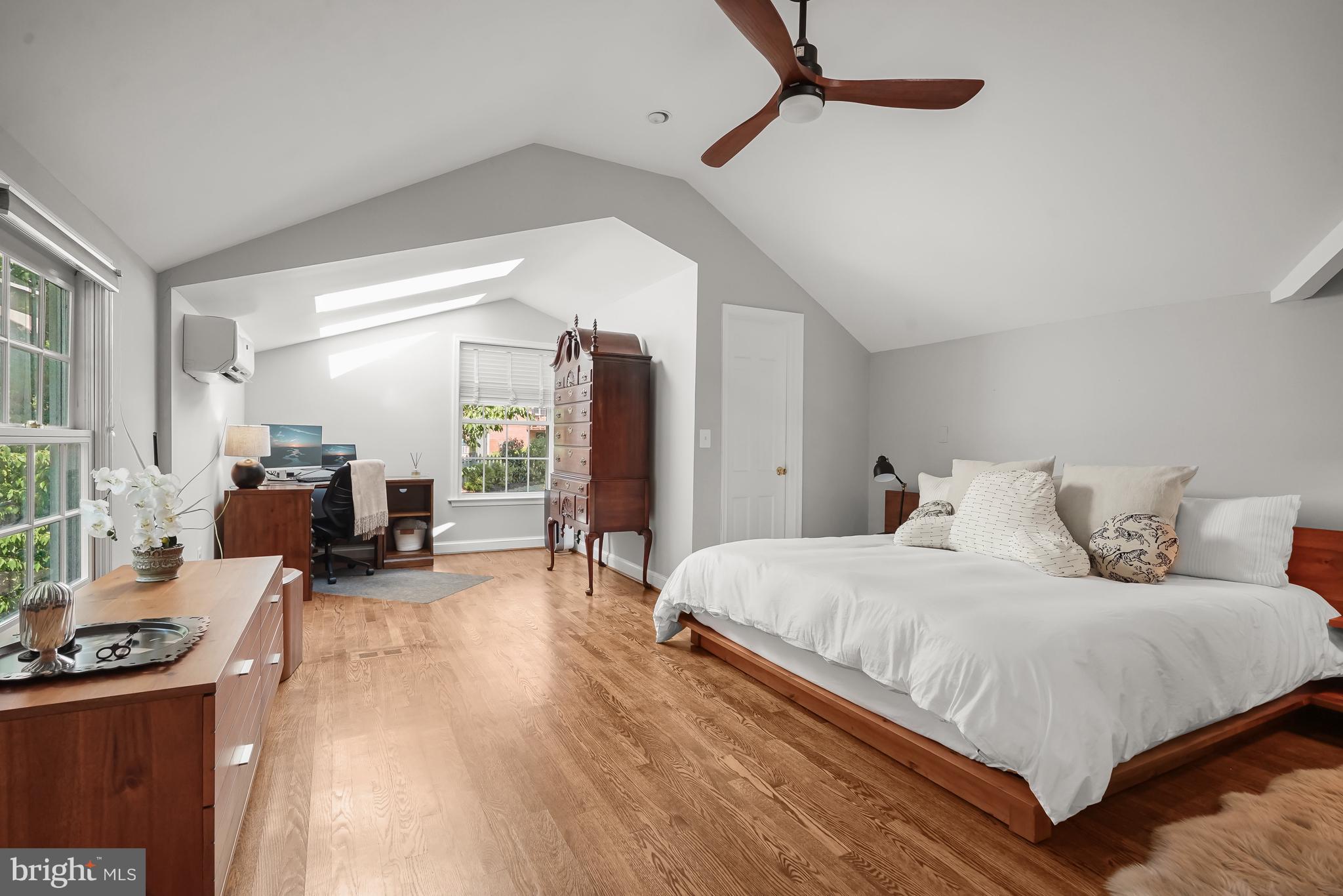 WOODACRES - Residential