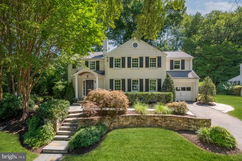 Photo of 6205 Cromwell Drive, Bethesda, MD 20816 (MLS # MDMC2139782)