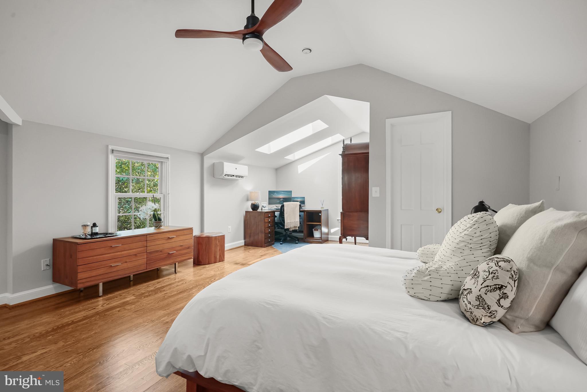 WOODACRES - Residential