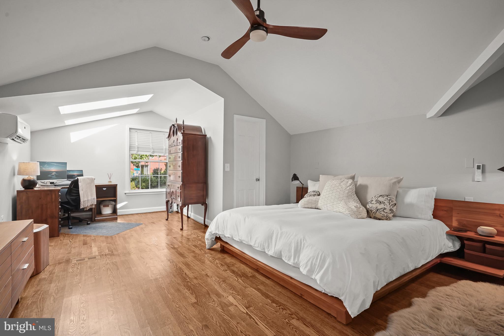 WOODACRES - Residential