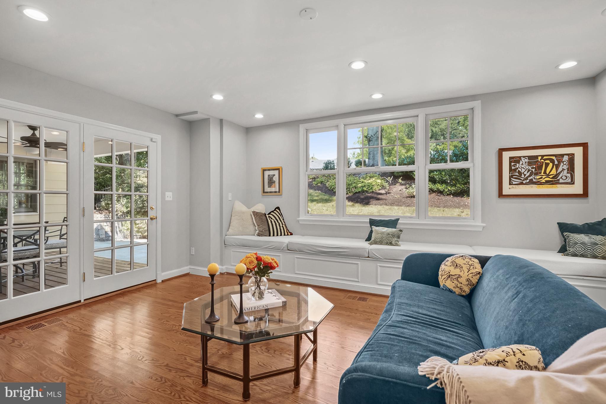 WOODACRES - Residential