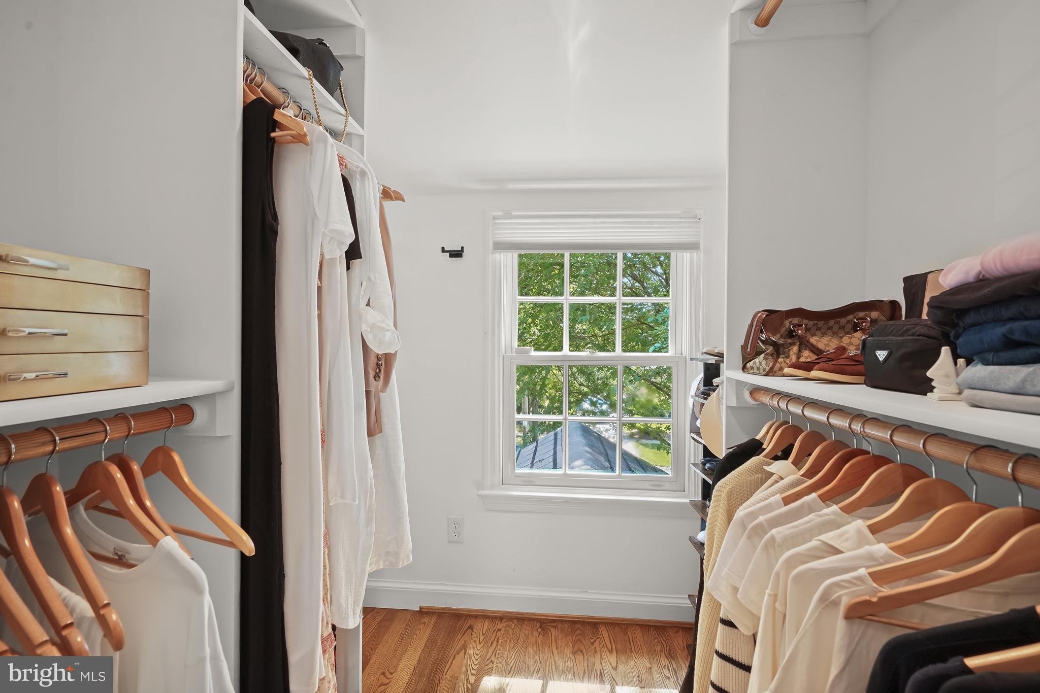 WOODACRES - Residential