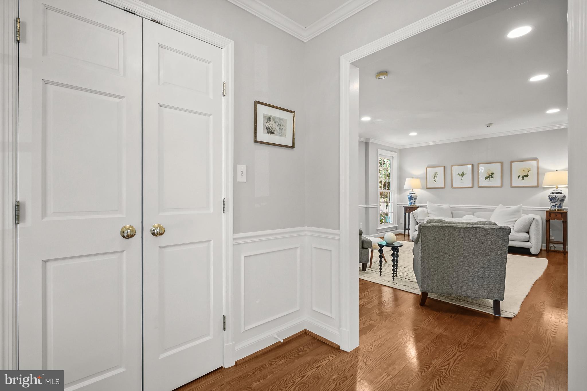 WOODACRES - Residential