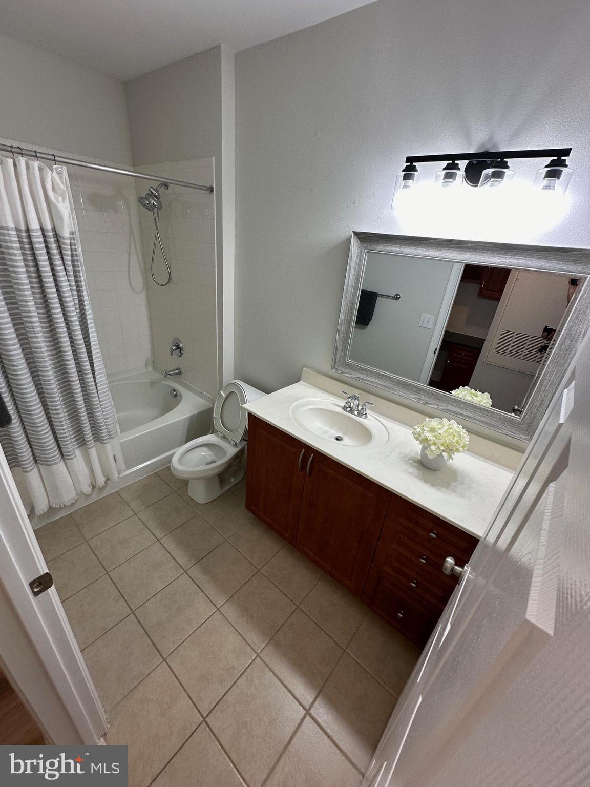 LEGATO CORNER - Residential Lease