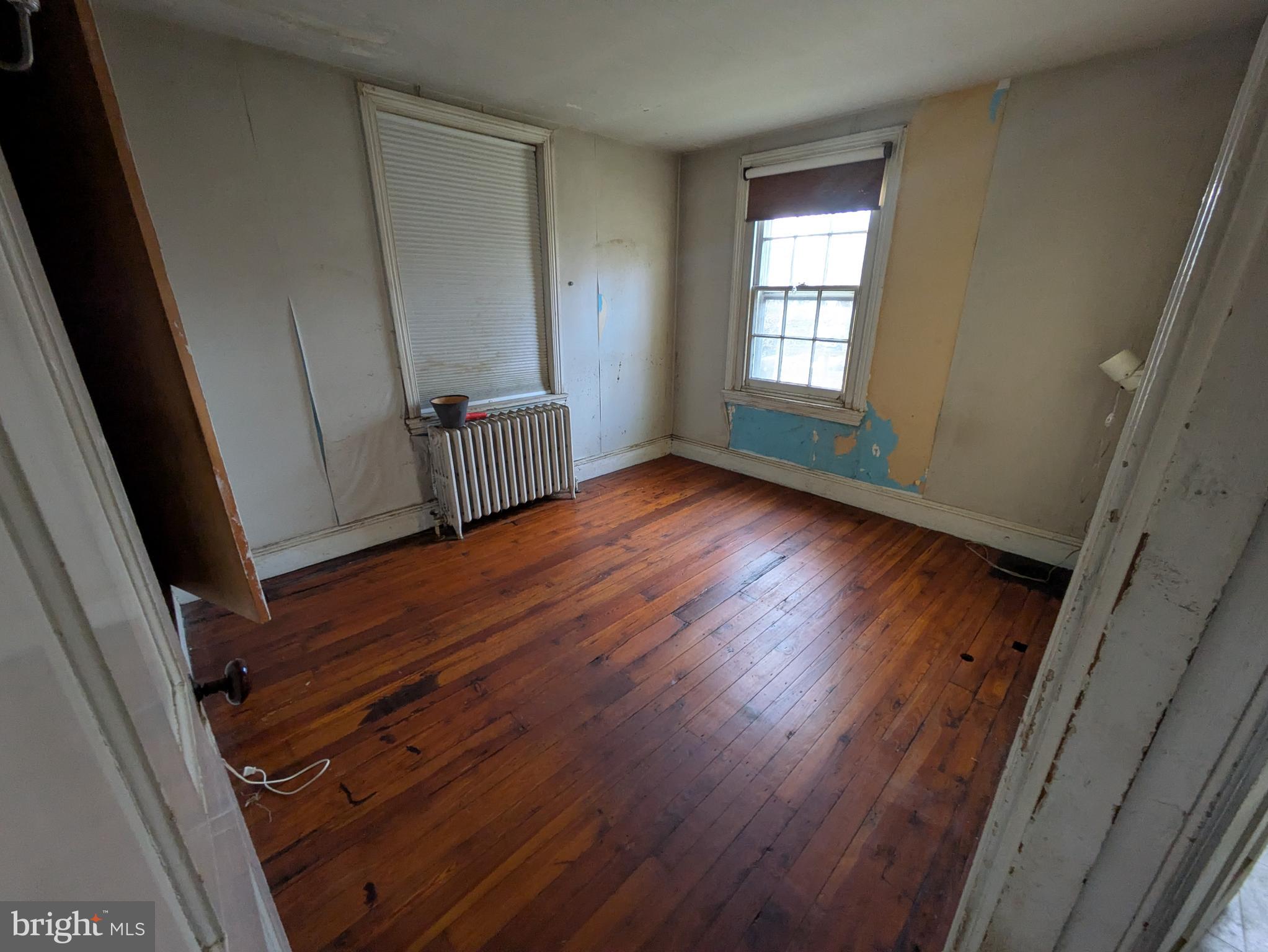 CHESTNUT HILL - Residential