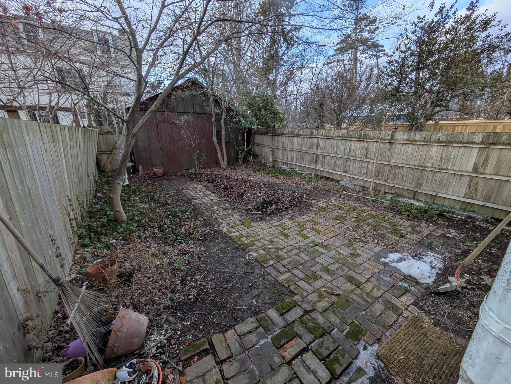 205 E EVERGREEN AVENUE