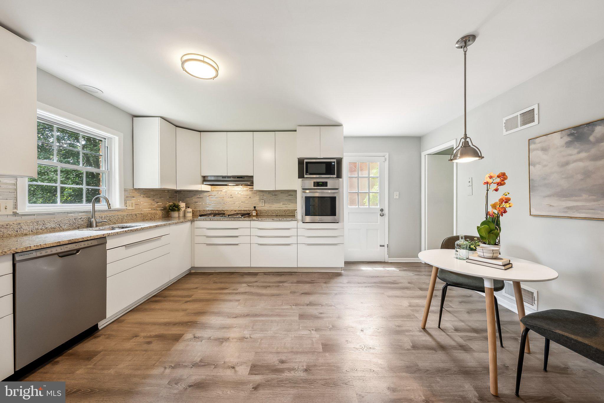 ALTA VISTA - Residential