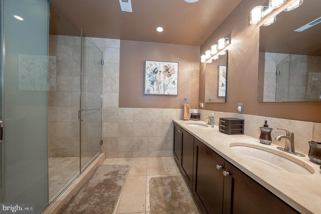 ART MUSEUM AREA - Residential