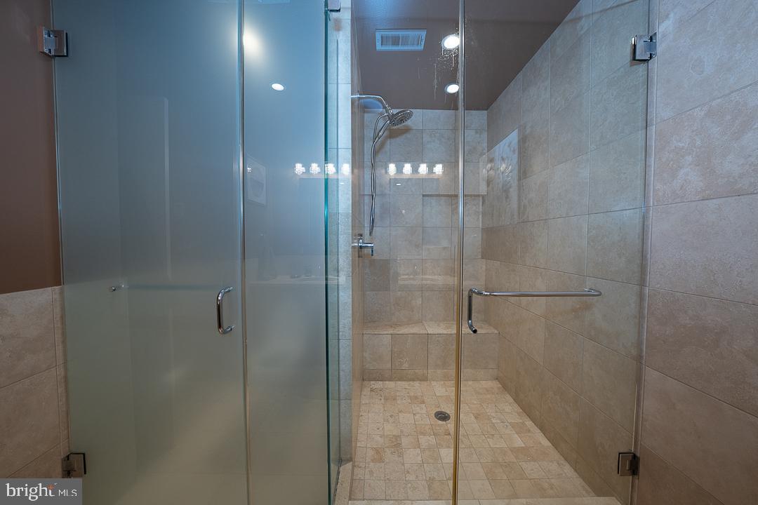 ART MUSEUM AREA - Residential