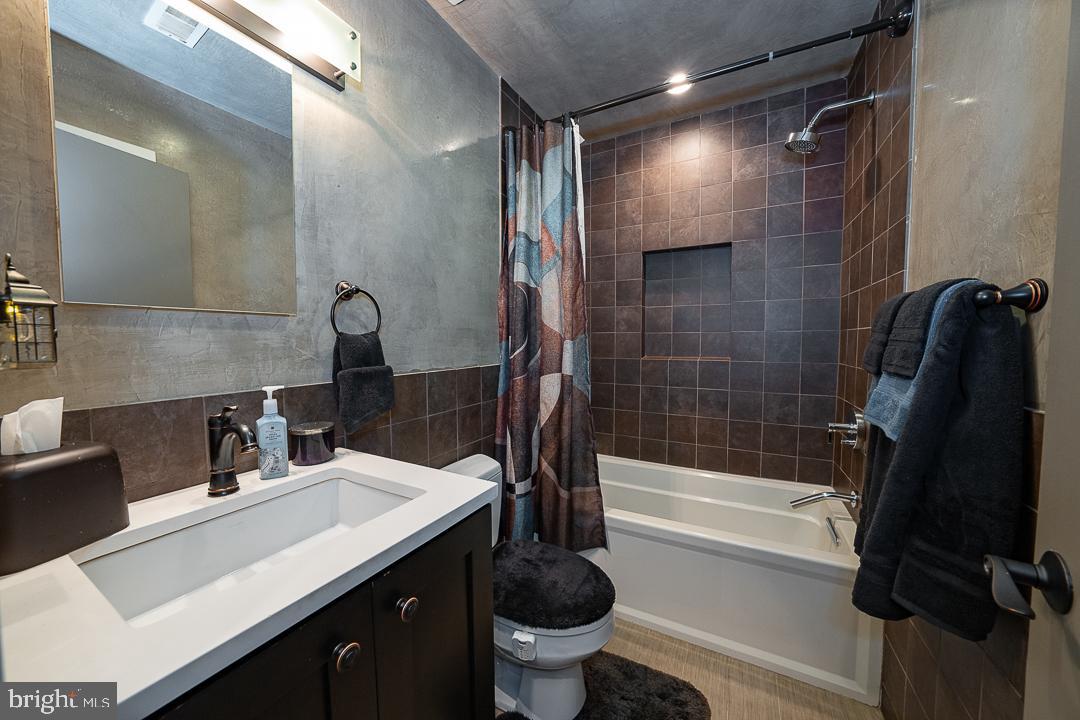 ART MUSEUM AREA - Residential