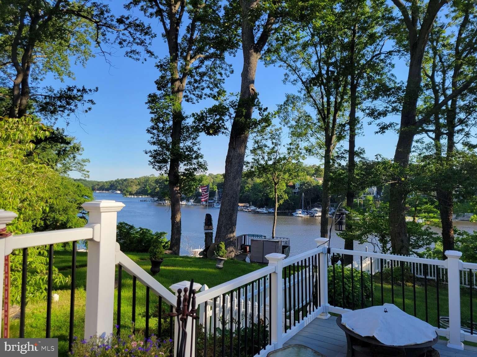 942 WATERVIEW DRIVE