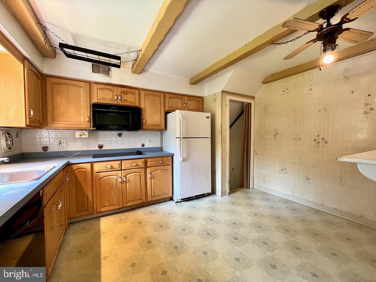 MEADOWLANDS MANOR - Residential