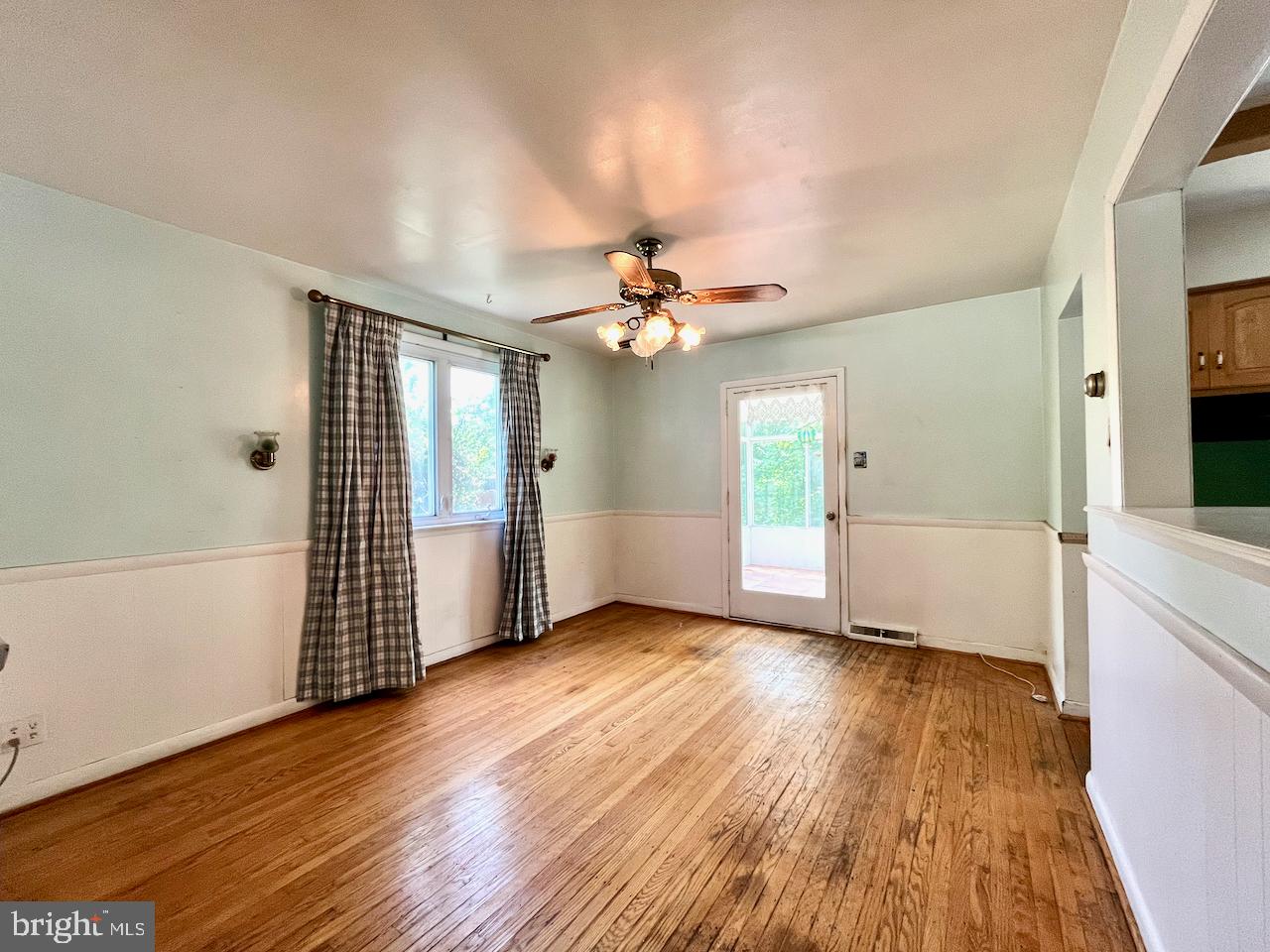 MEADOWLANDS MANOR - Residential