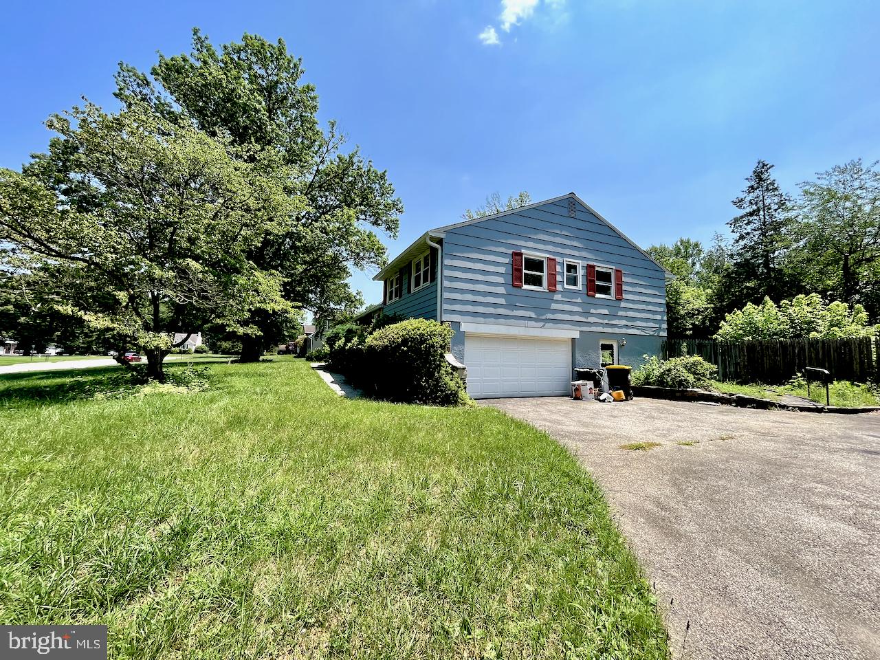 MEADOWLANDS MANOR - Residential