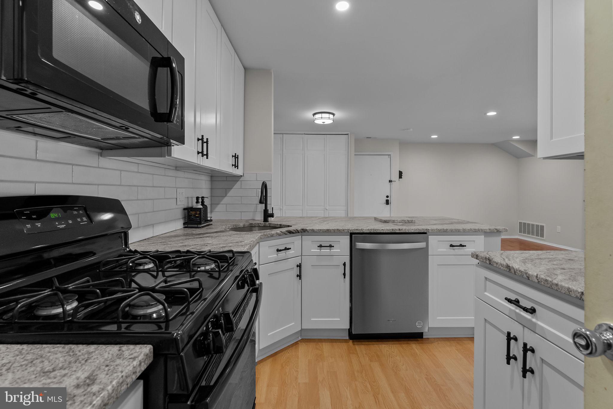 WOOD HOLLOW - Residential