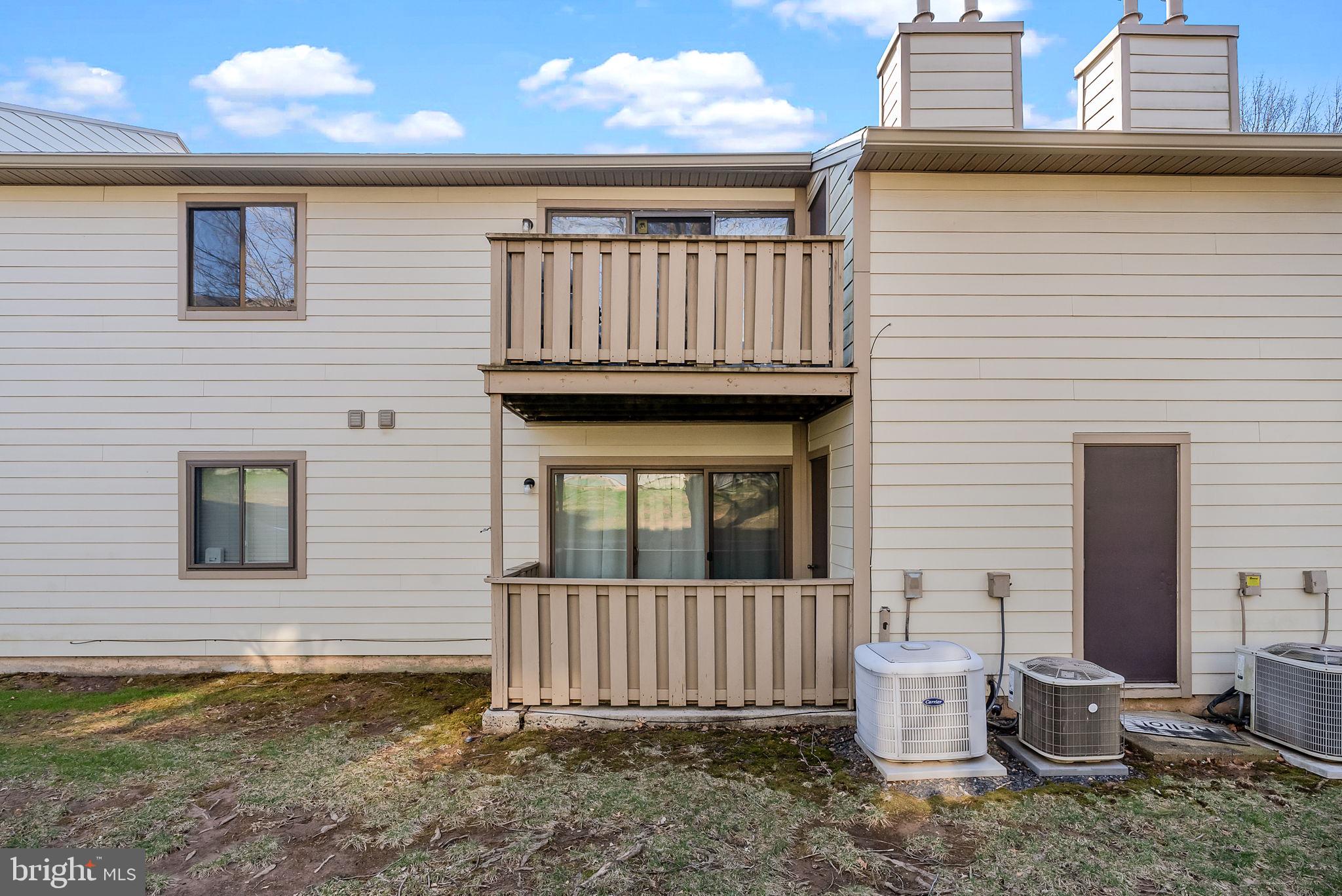 WOOD HOLLOW - Residential