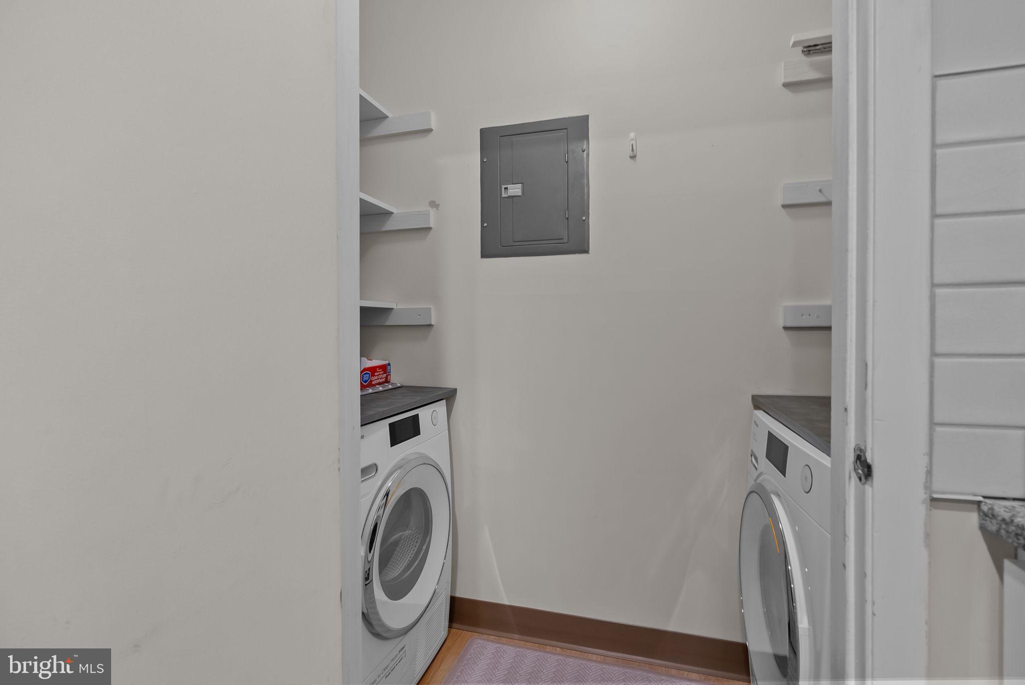 WOOD HOLLOW - Residential