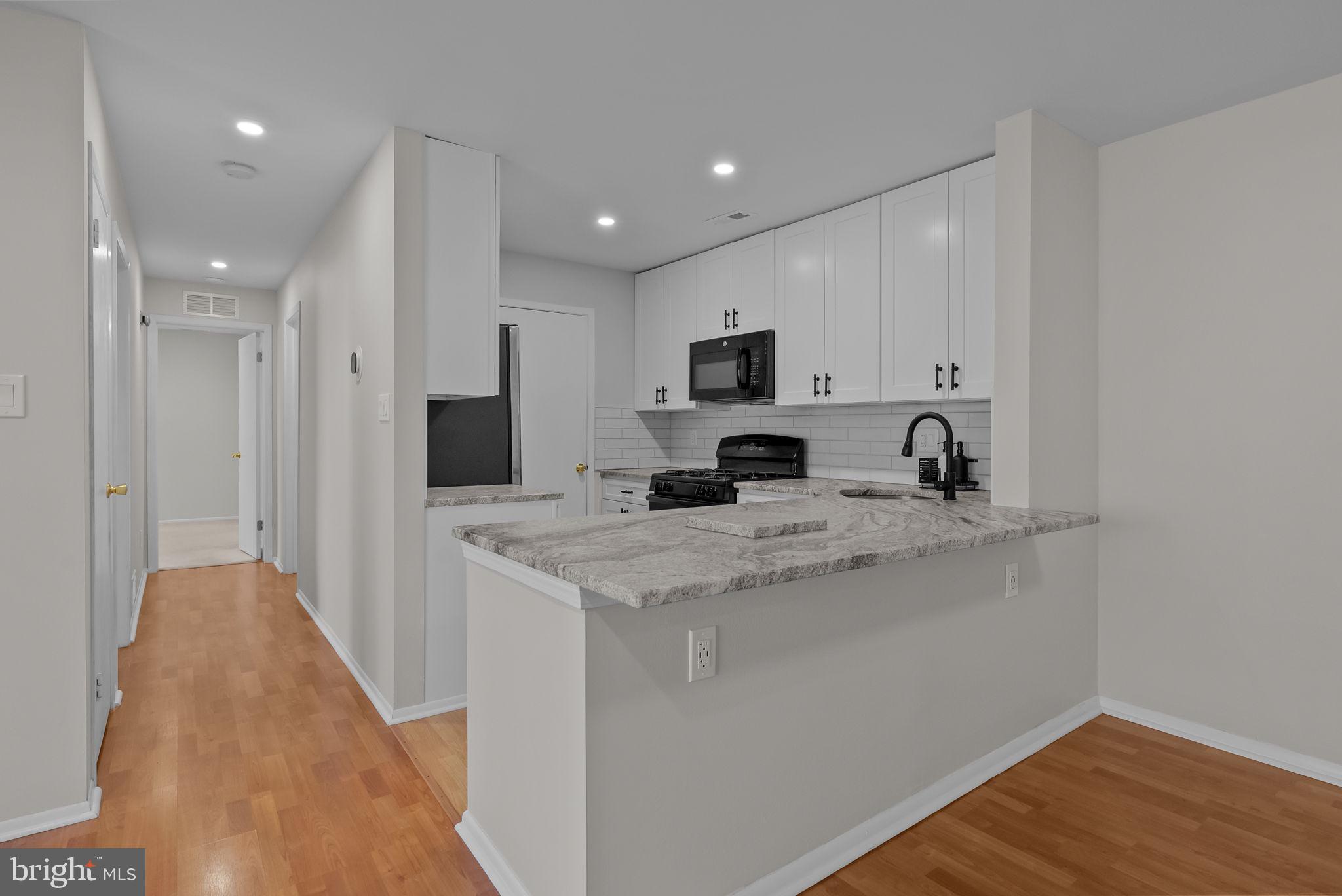 WOOD HOLLOW - Residential