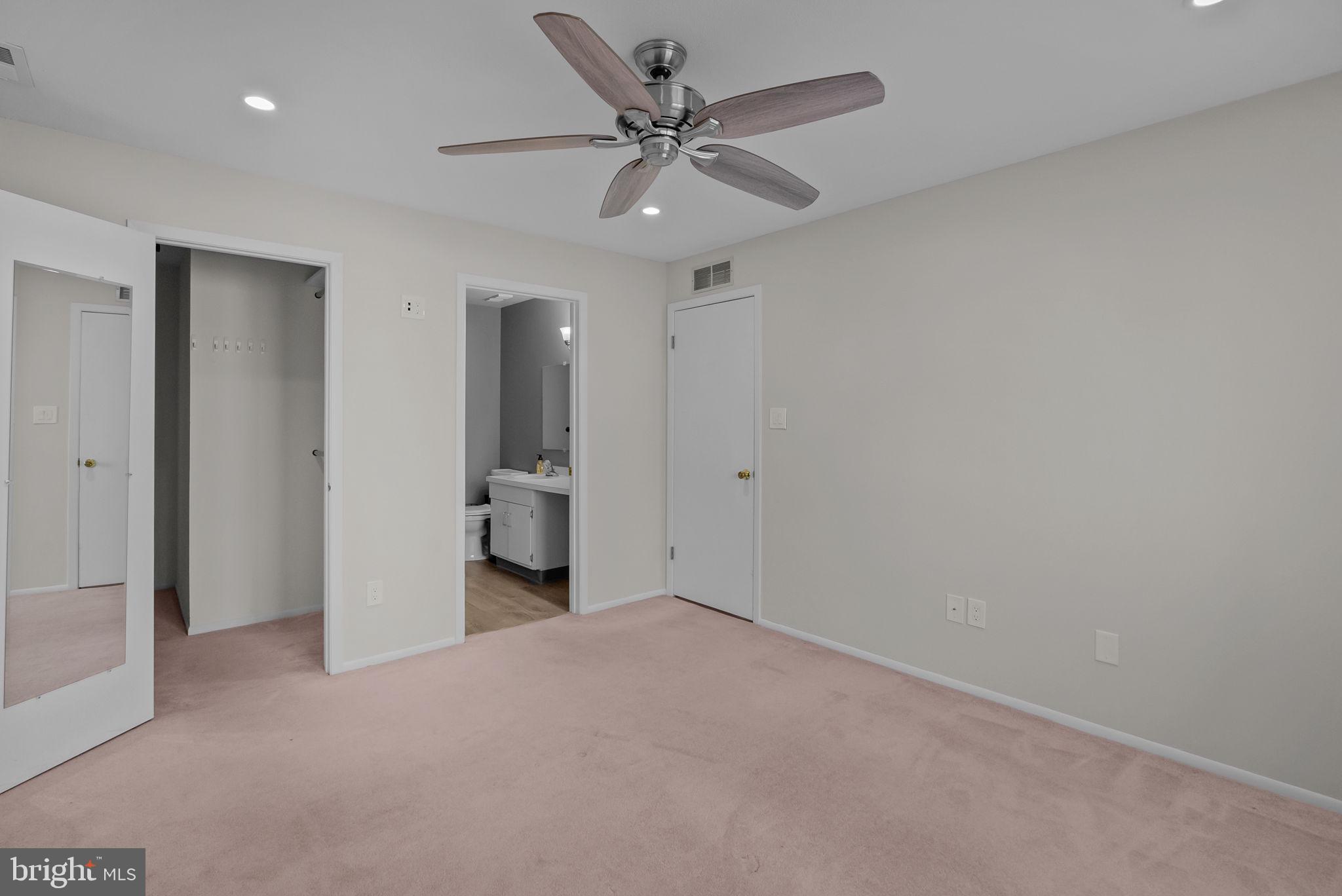 WOOD HOLLOW - Residential