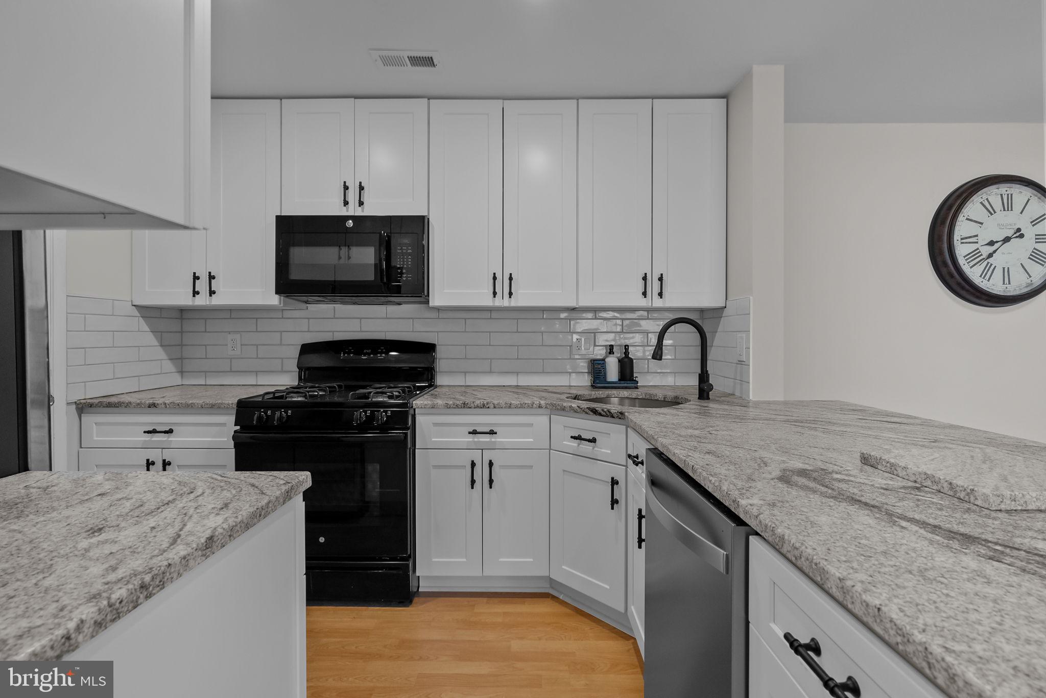 WOOD HOLLOW - Residential