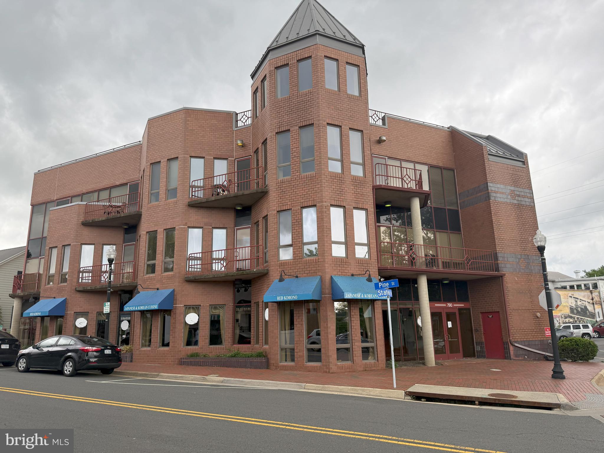 790 STATION STREET 2ND GEN RESTAURANT