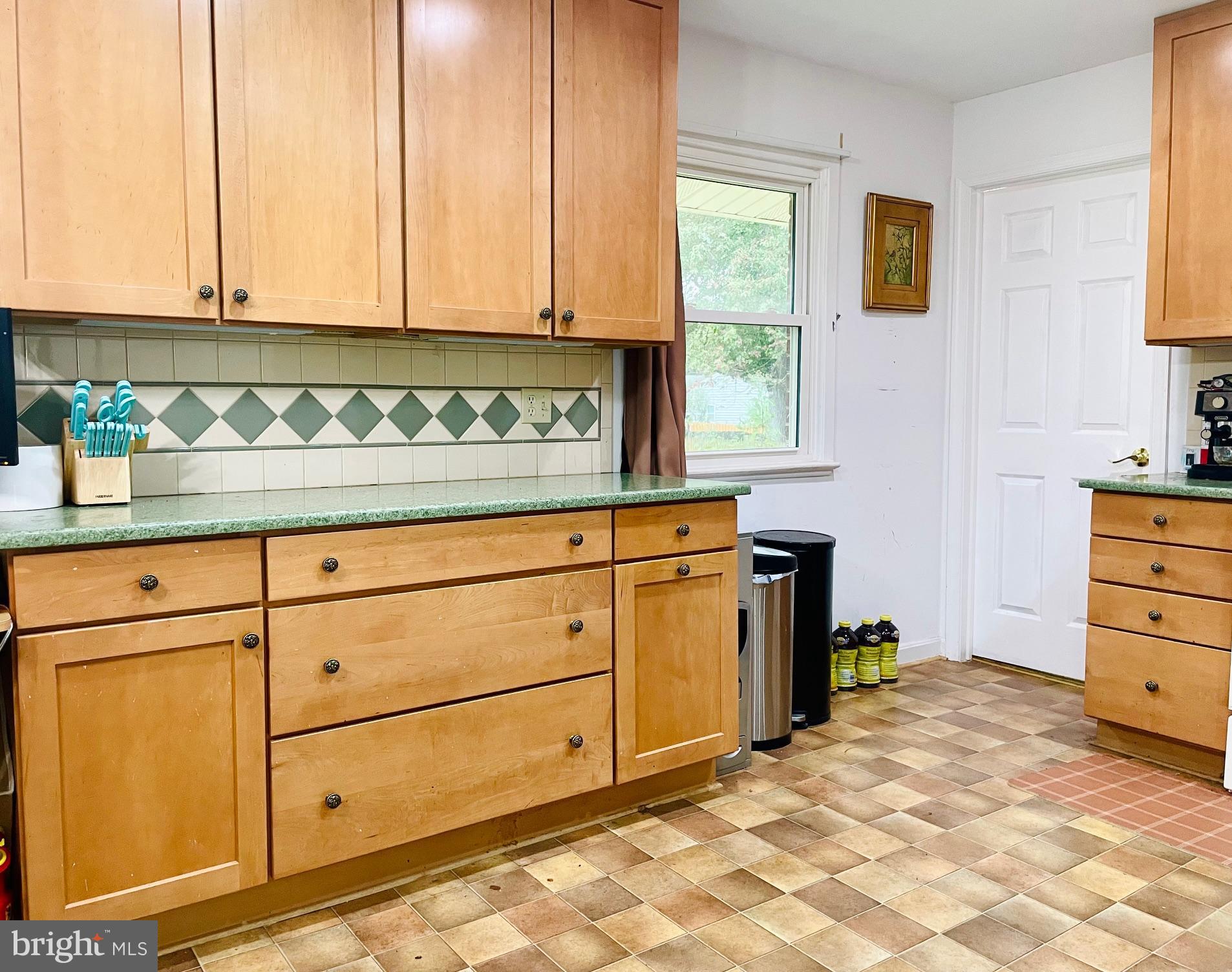 POHICK ESTATES - Residential Lease