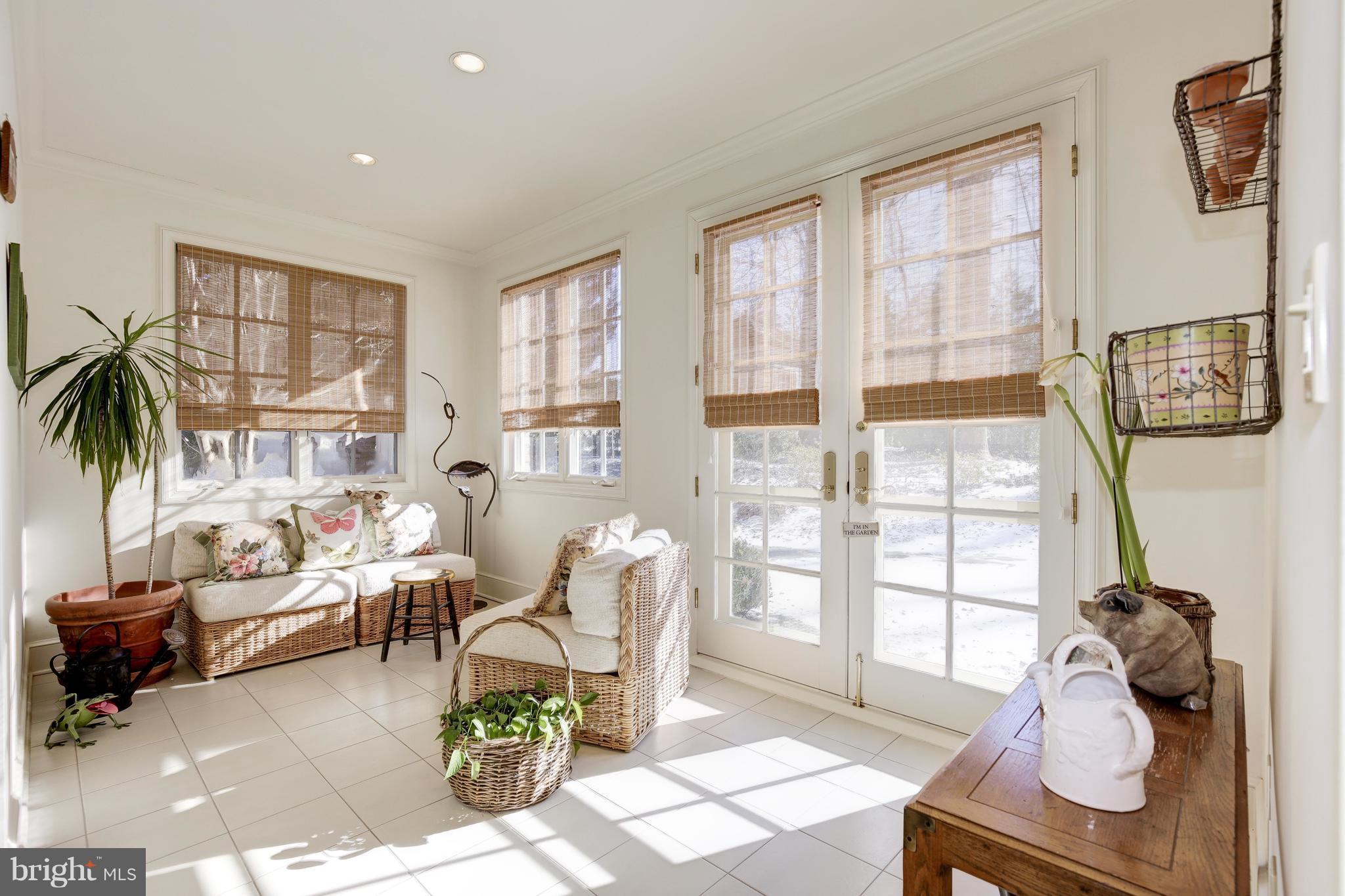 POTOMAC OUTSIDE - Residential