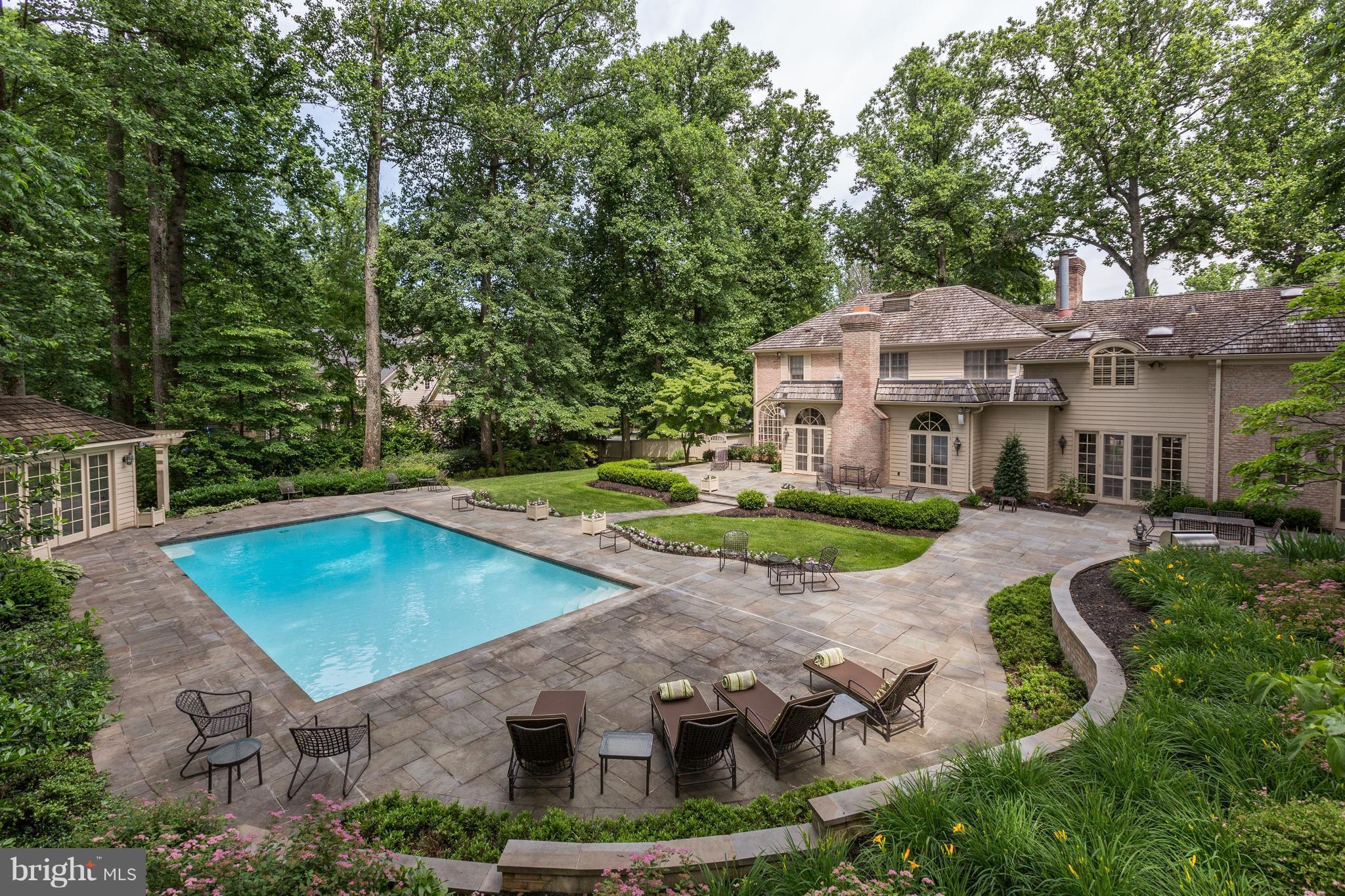 POTOMAC OUTSIDE - Residential