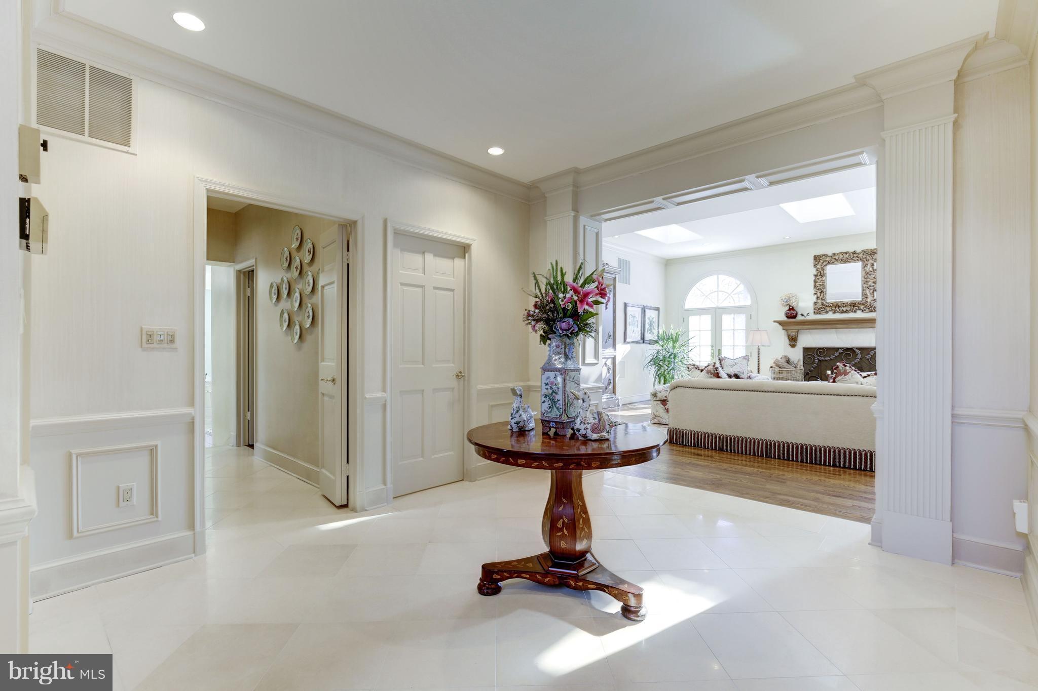 POTOMAC OUTSIDE - Residential