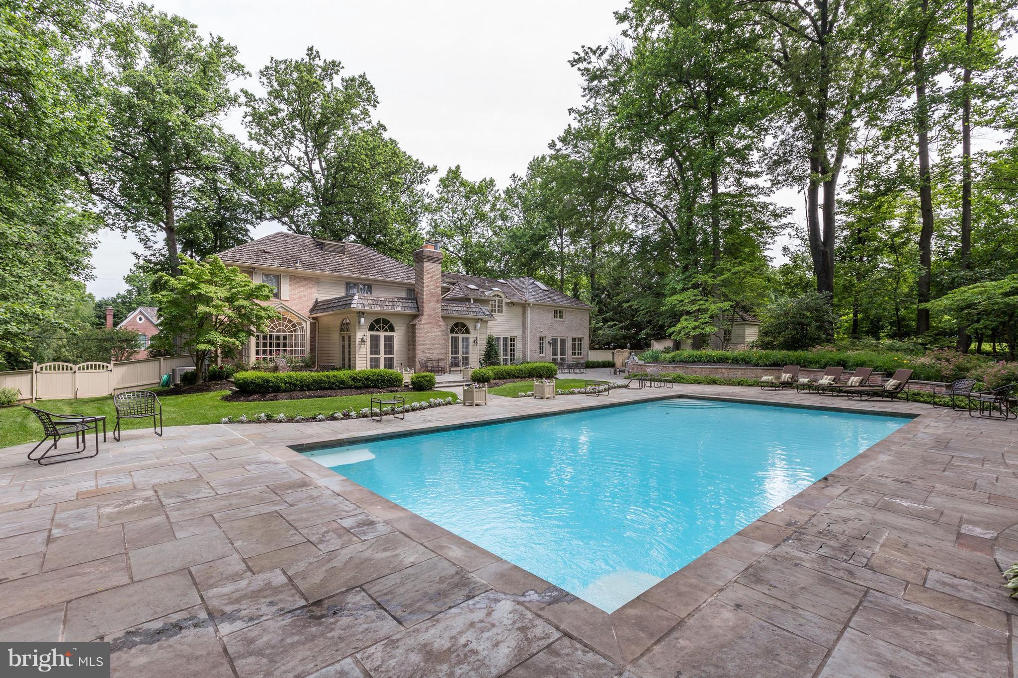 POTOMAC OUTSIDE - Residential