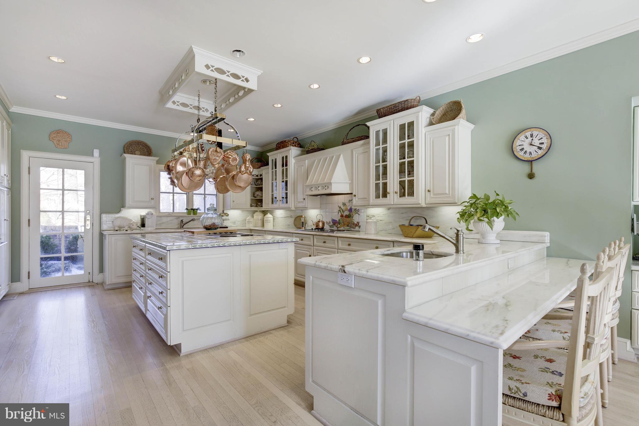 POTOMAC OUTSIDE - Residential