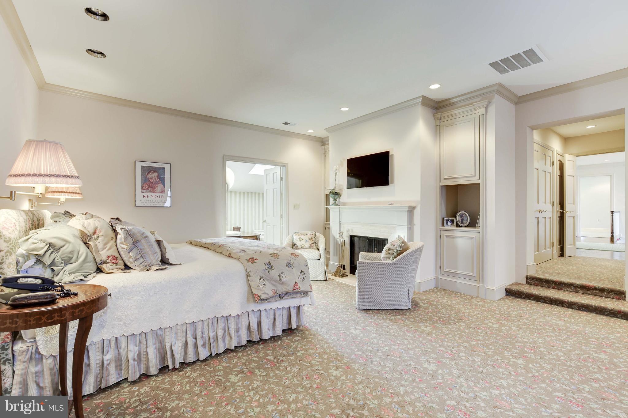 POTOMAC OUTSIDE - Residential