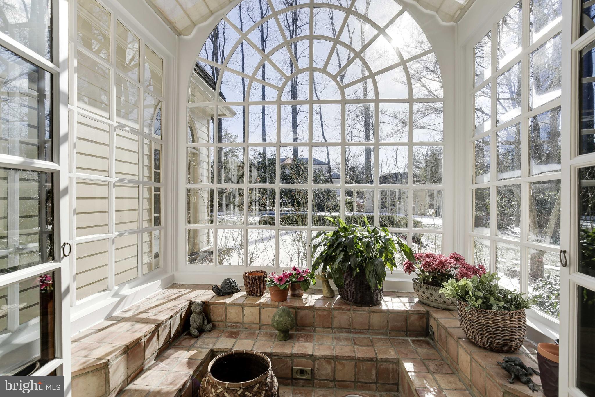 POTOMAC OUTSIDE - Residential