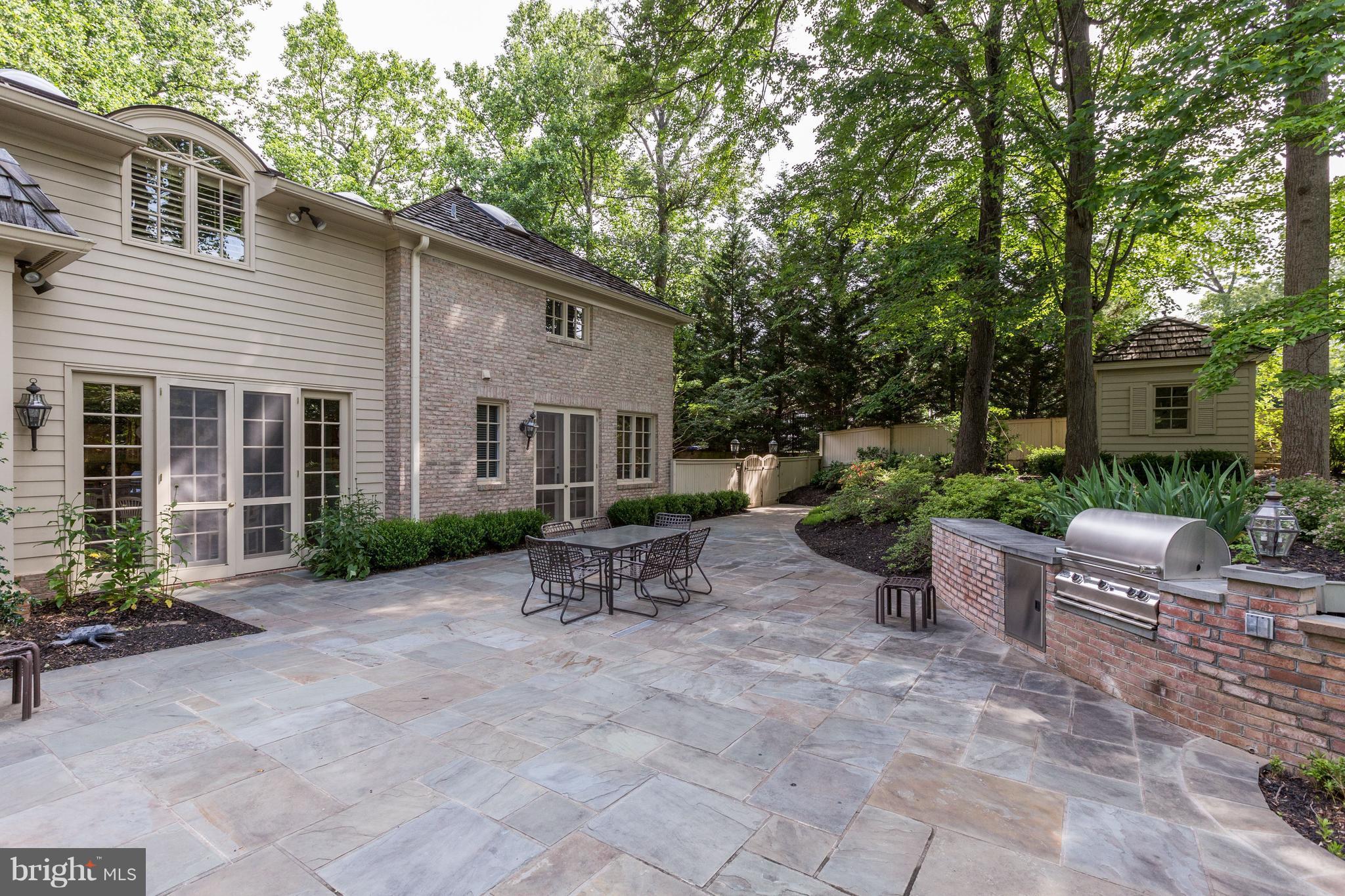 POTOMAC OUTSIDE - Residential