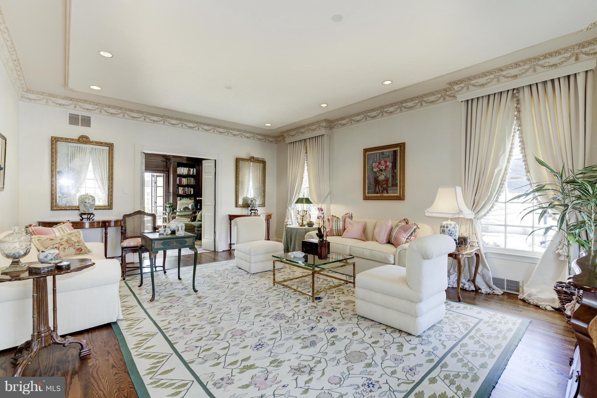 POTOMAC OUTSIDE - Residential