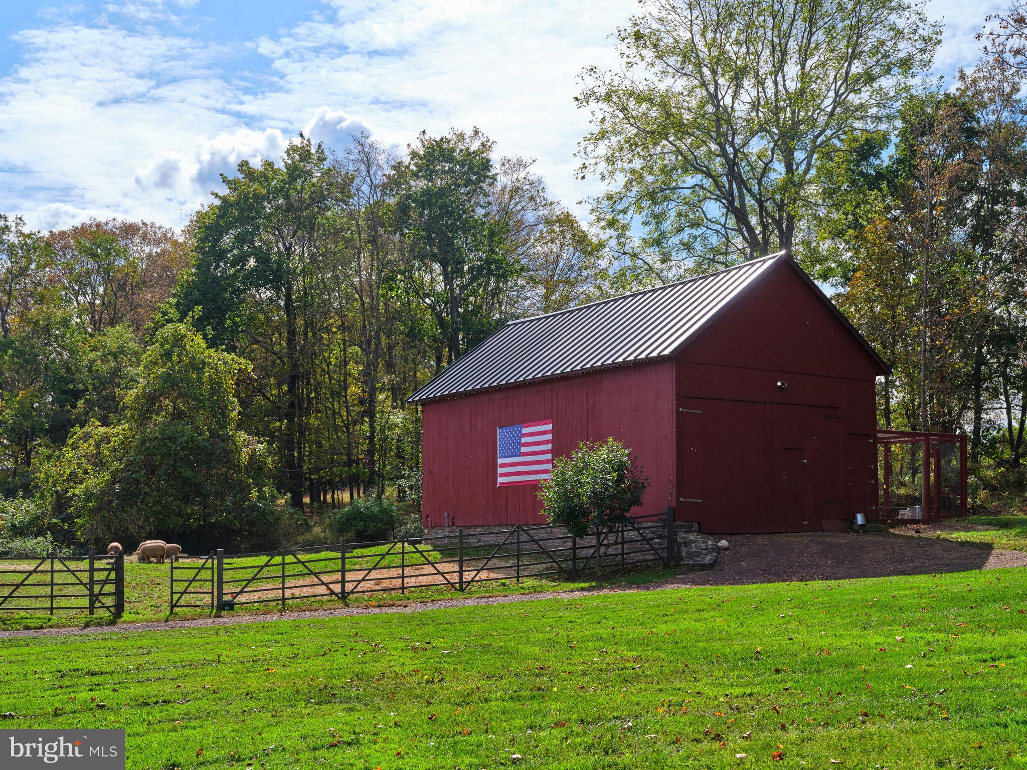 ROLLING HILLS - Residential