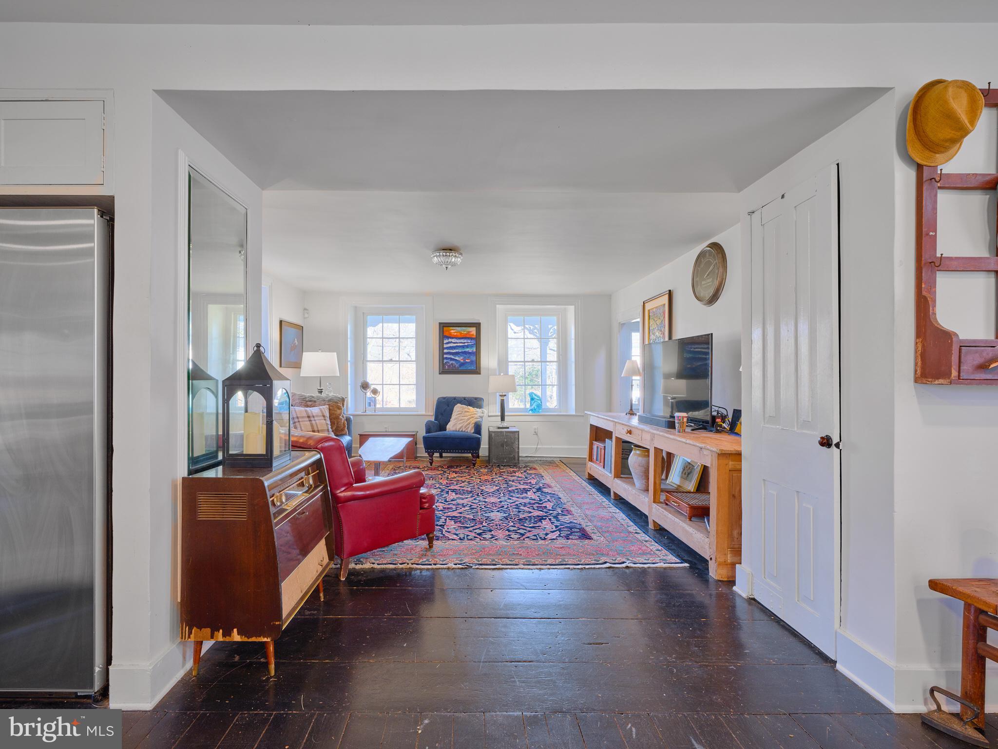 ROLLING HILLS - Residential