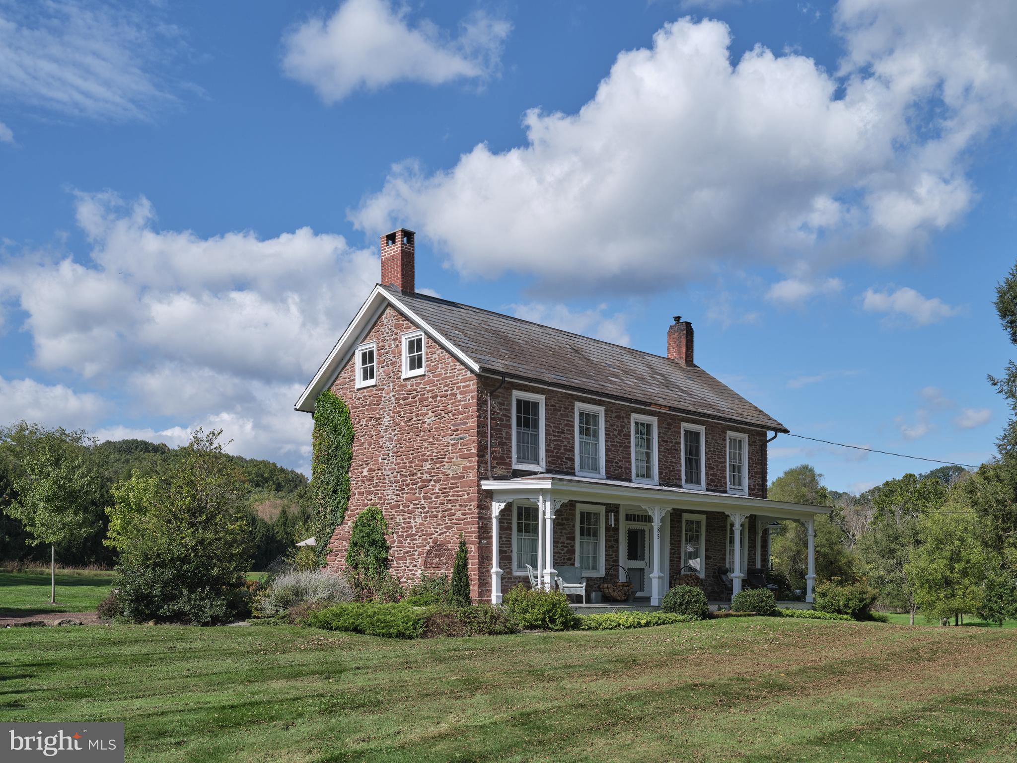 ROLLING HILLS - Residential