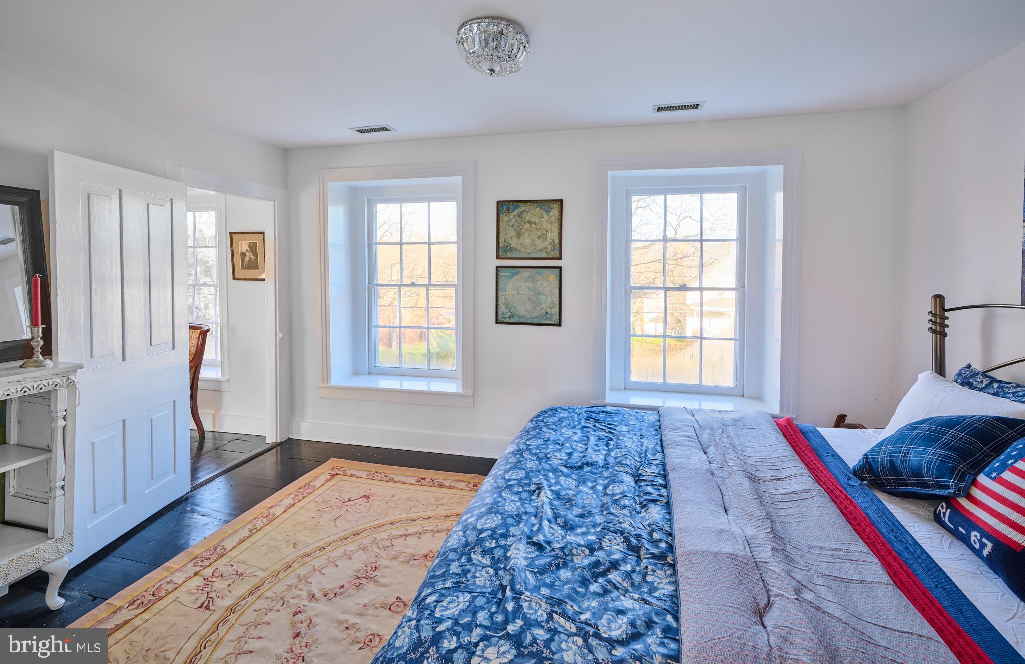 ROLLING HILLS - Residential