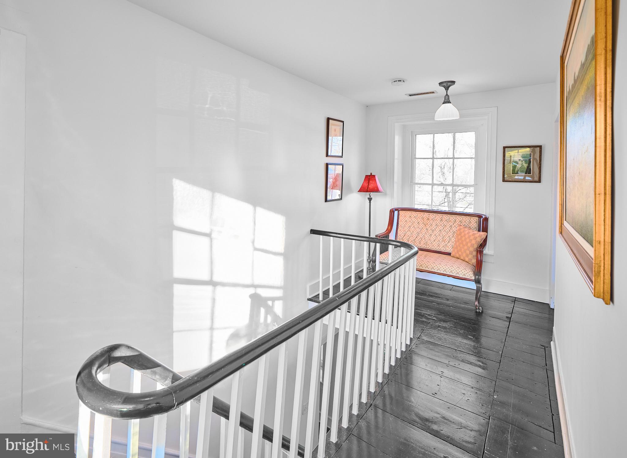 ROLLING HILLS - Residential