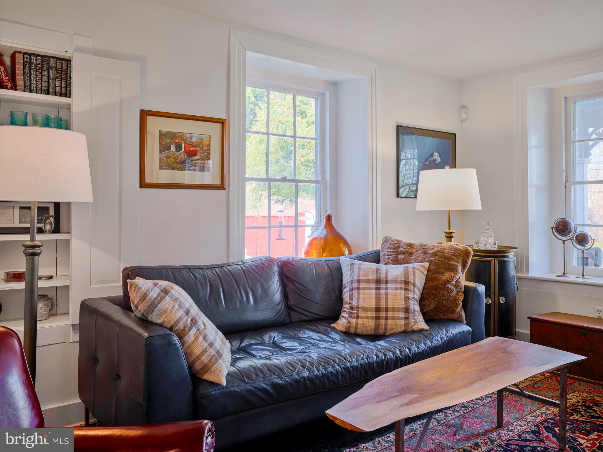 ROLLING HILLS - Residential