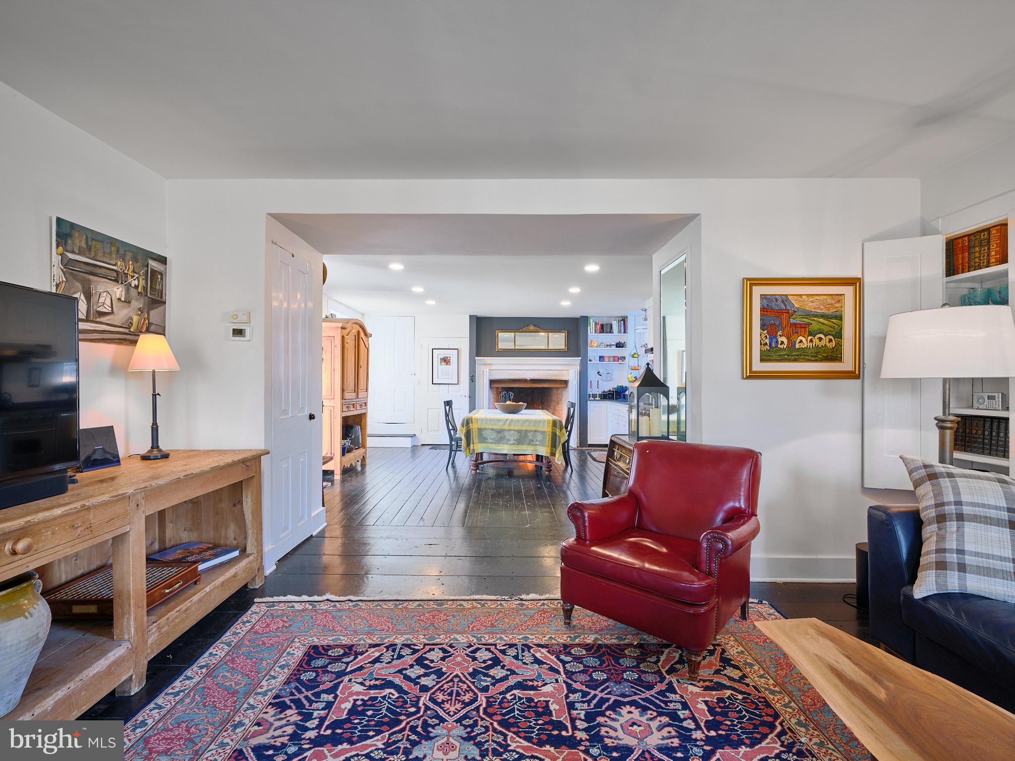 ROLLING HILLS - Residential