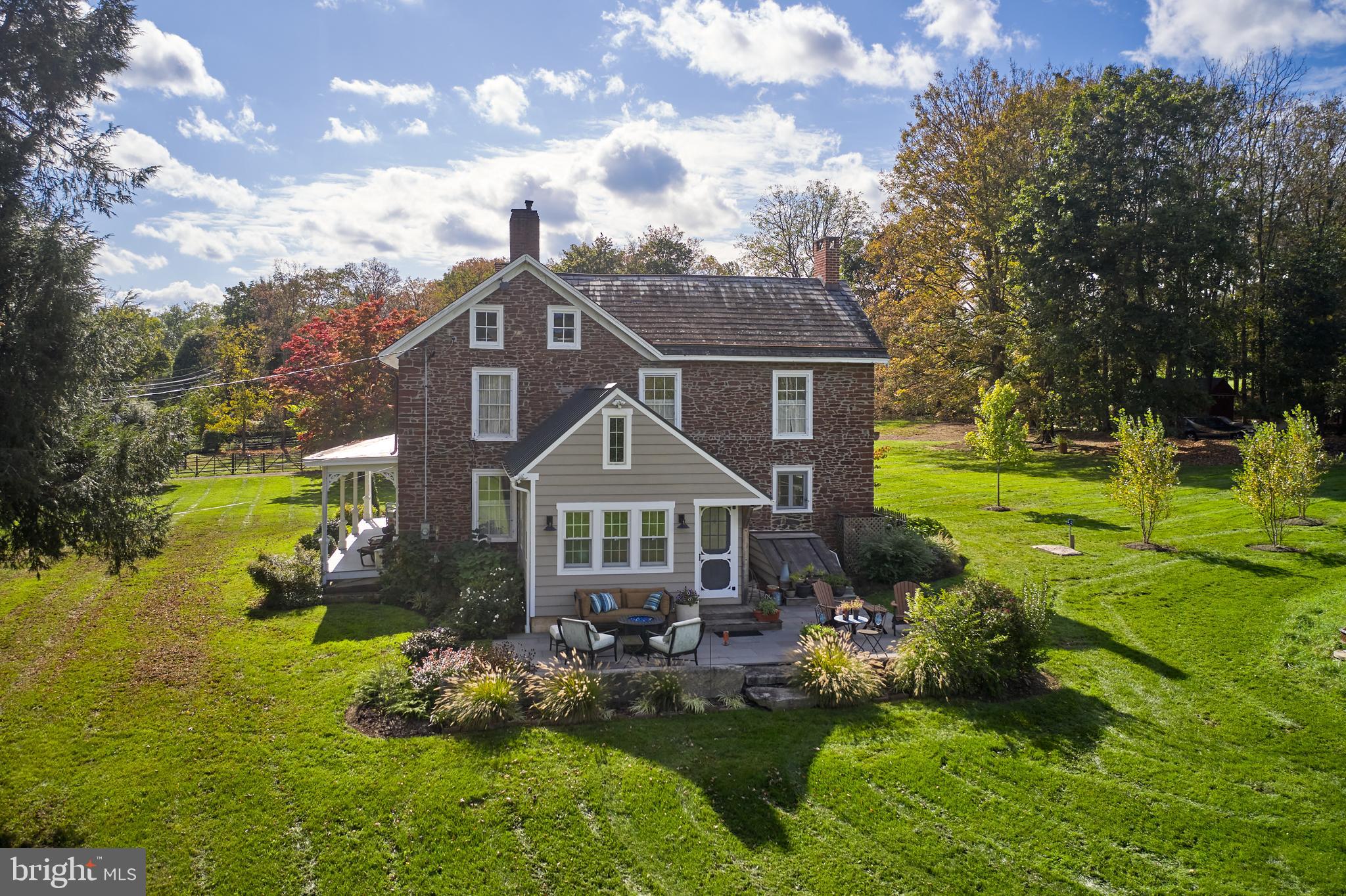 ROLLING HILLS - Residential