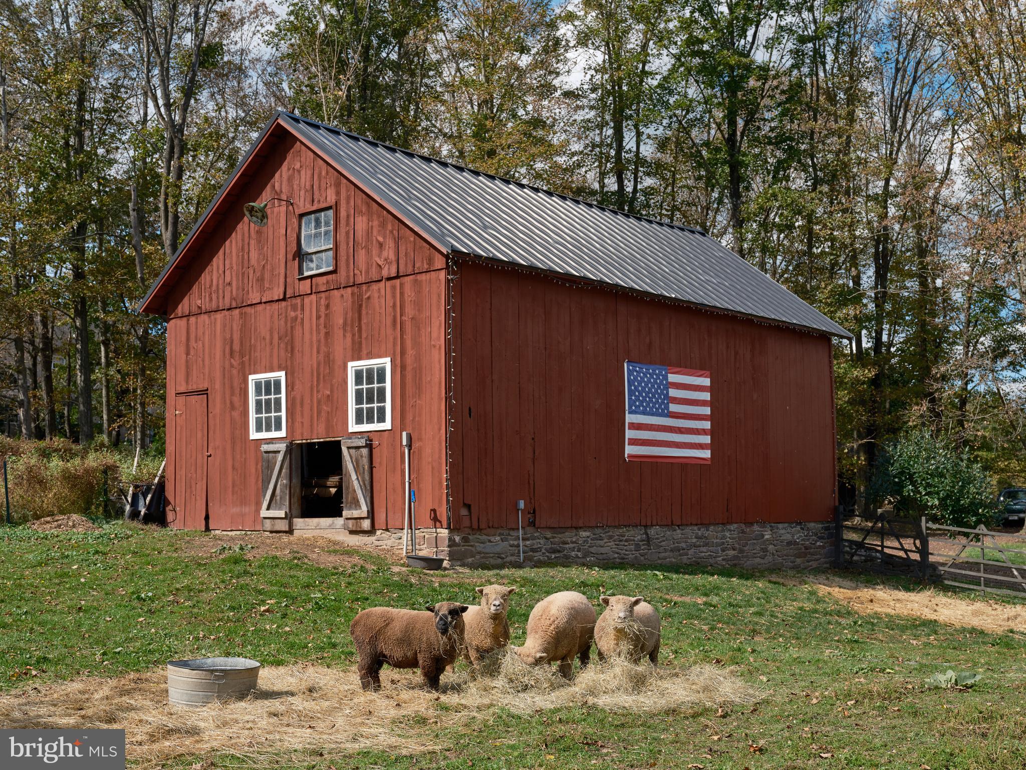 ROLLING HILLS - Residential