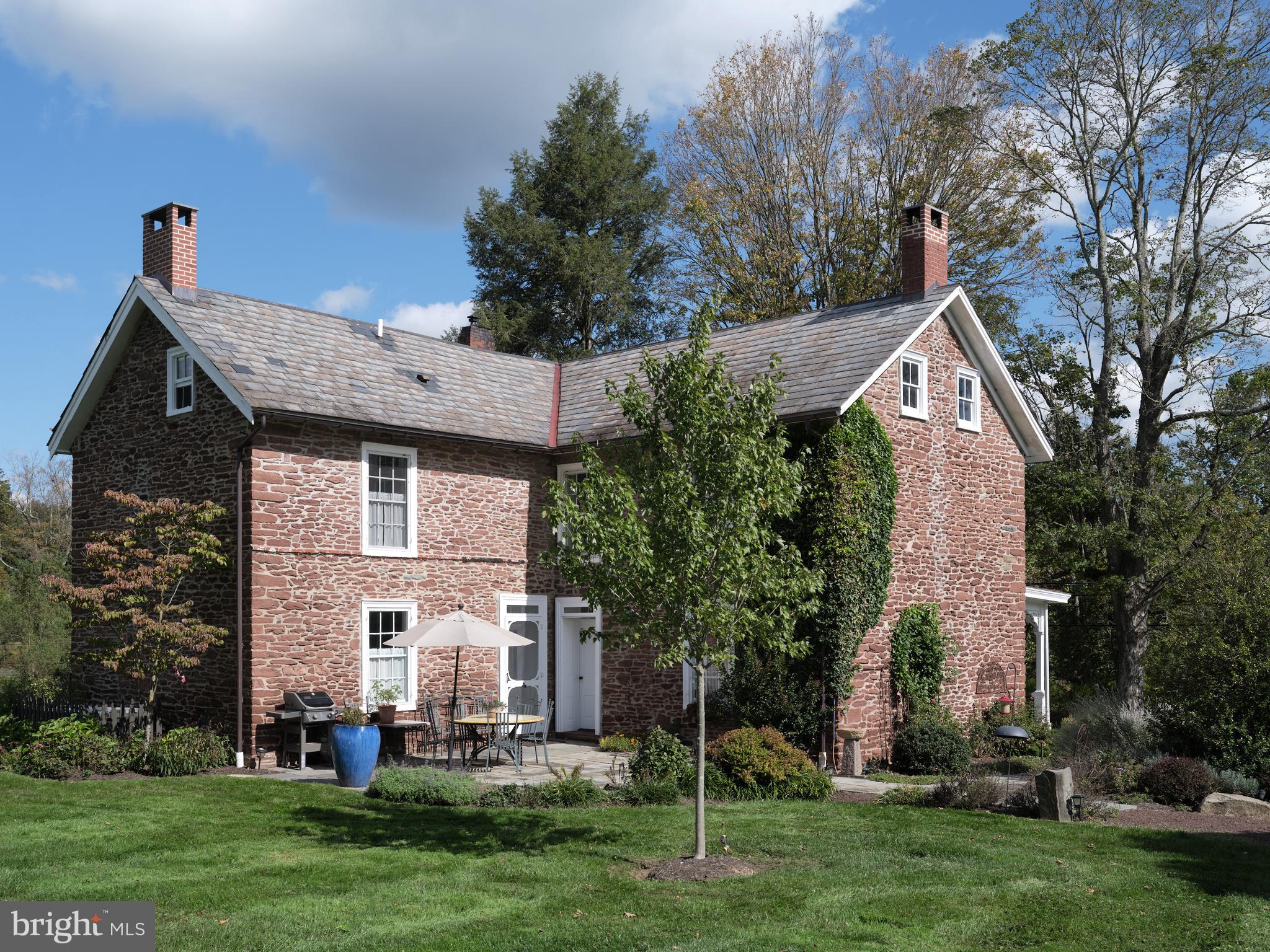ROLLING HILLS - Residential