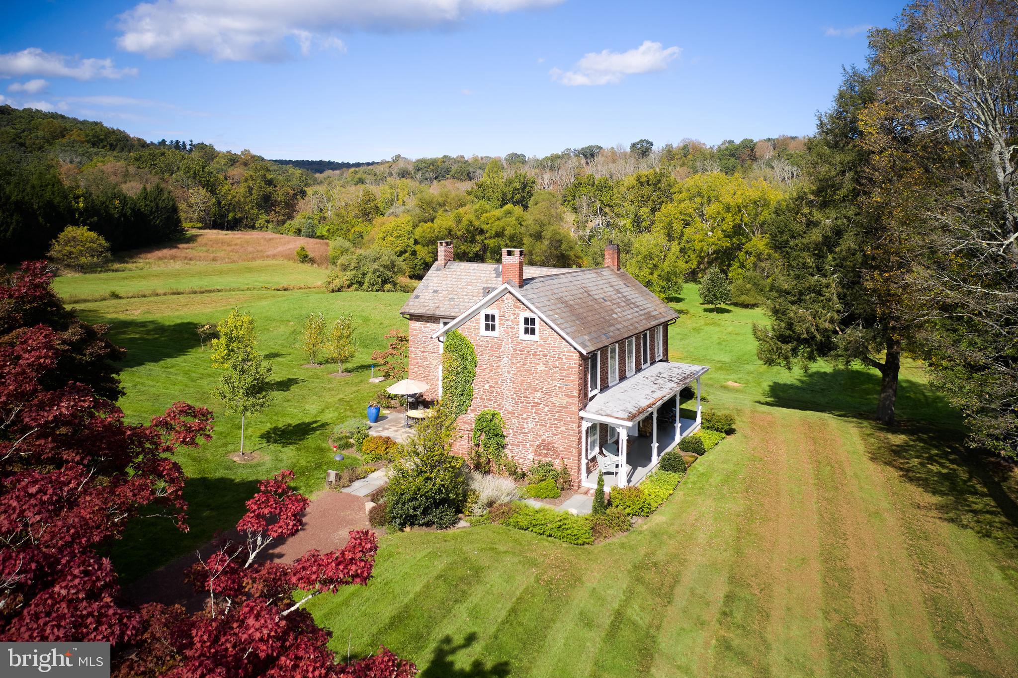 ROLLING HILLS - Residential