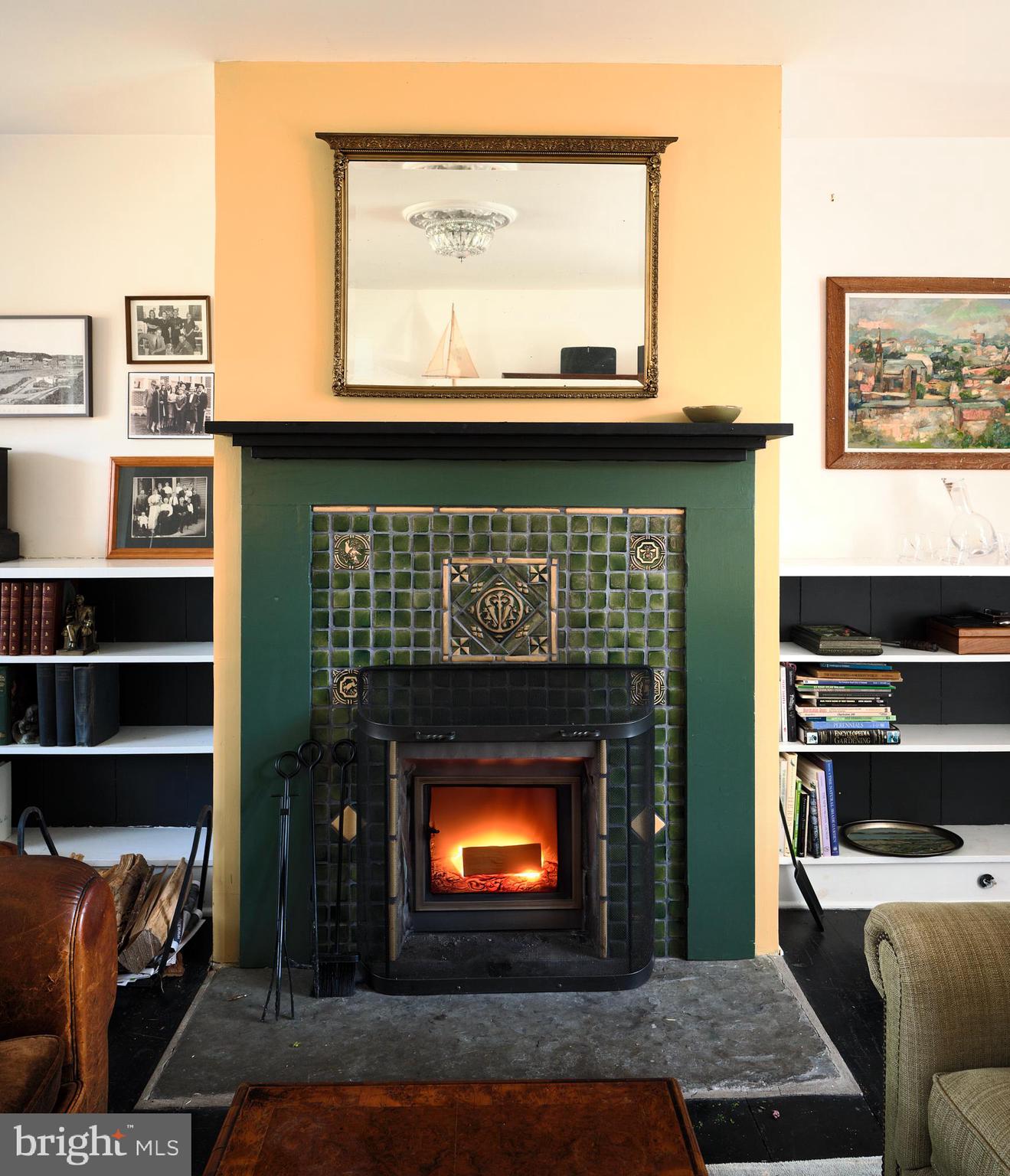 ROLLING HILLS - Residential